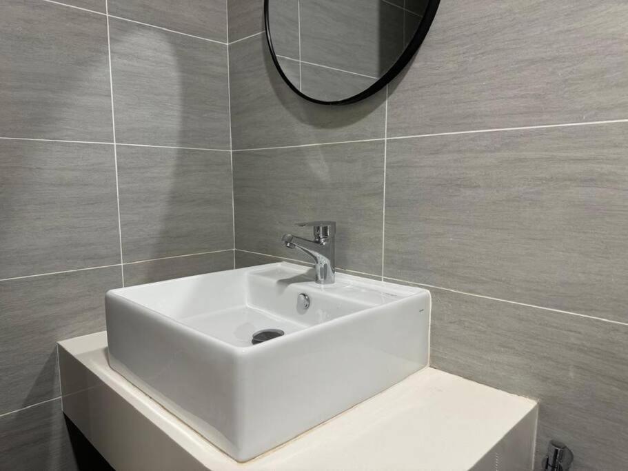 Trion Kl, Klcc Trx Ikea At Chan Sow Lin, By One Apartment Kuala Lumpur