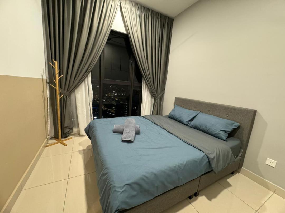 Trion Kl, Klcc Trx Ikea At Chan Sow Lin, By One Apartment *